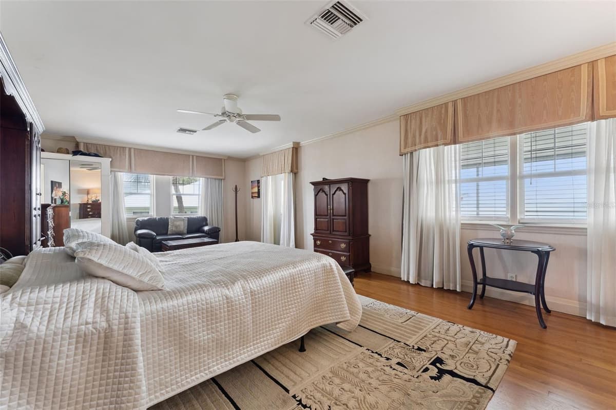 801 LAKE SHORE DRIVE — photo 22 of 64