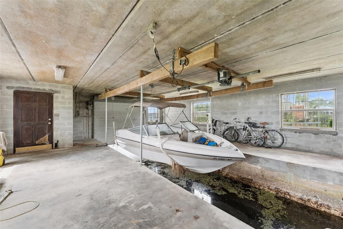 801 LAKE SHORE DRIVE — photo 45 of 64