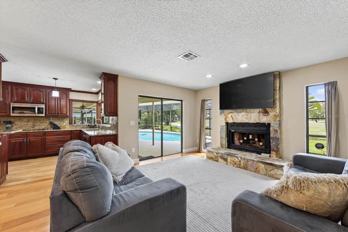 4872 HAWKSHEAD PARK — photo 8 of 100