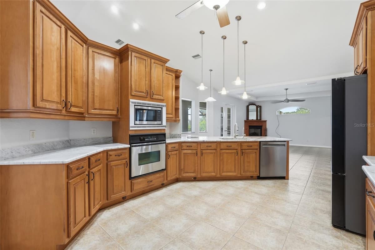 470 SPRING LAKE BOULEVARD — photo 14 of 49