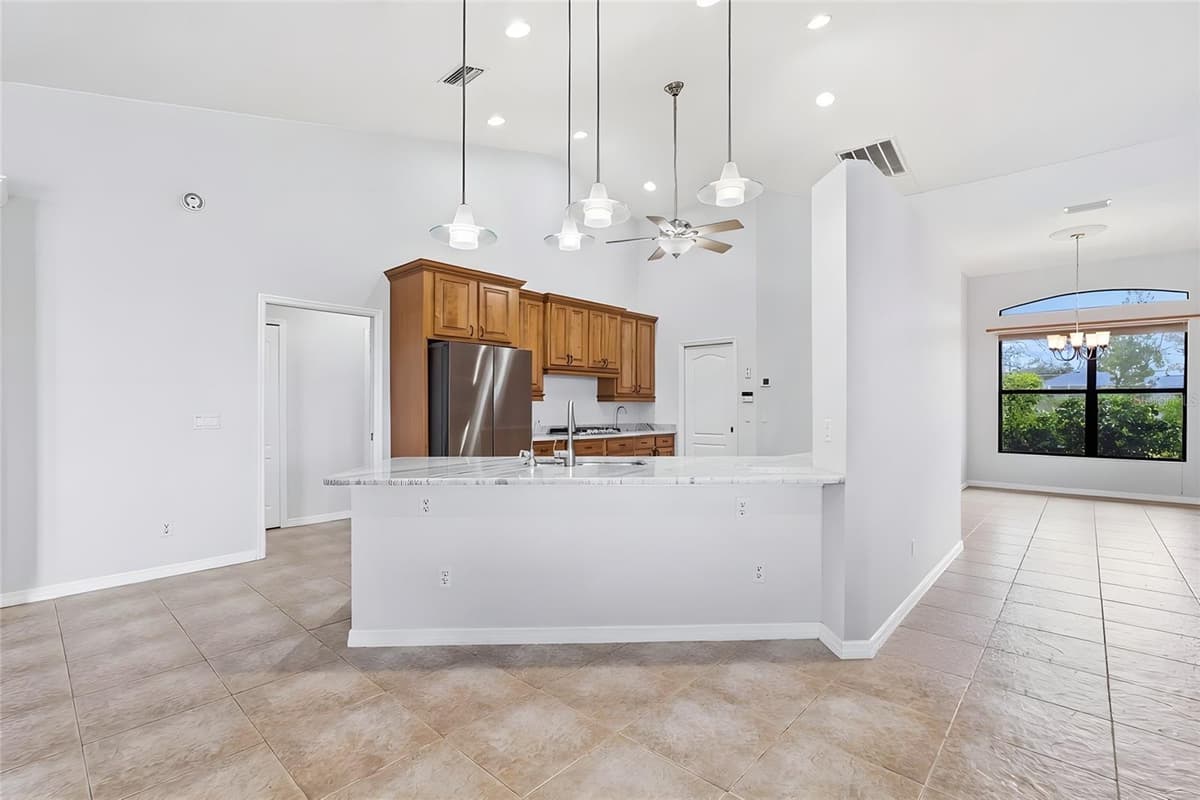 470 SPRING LAKE BOULEVARD — photo 12 of 49