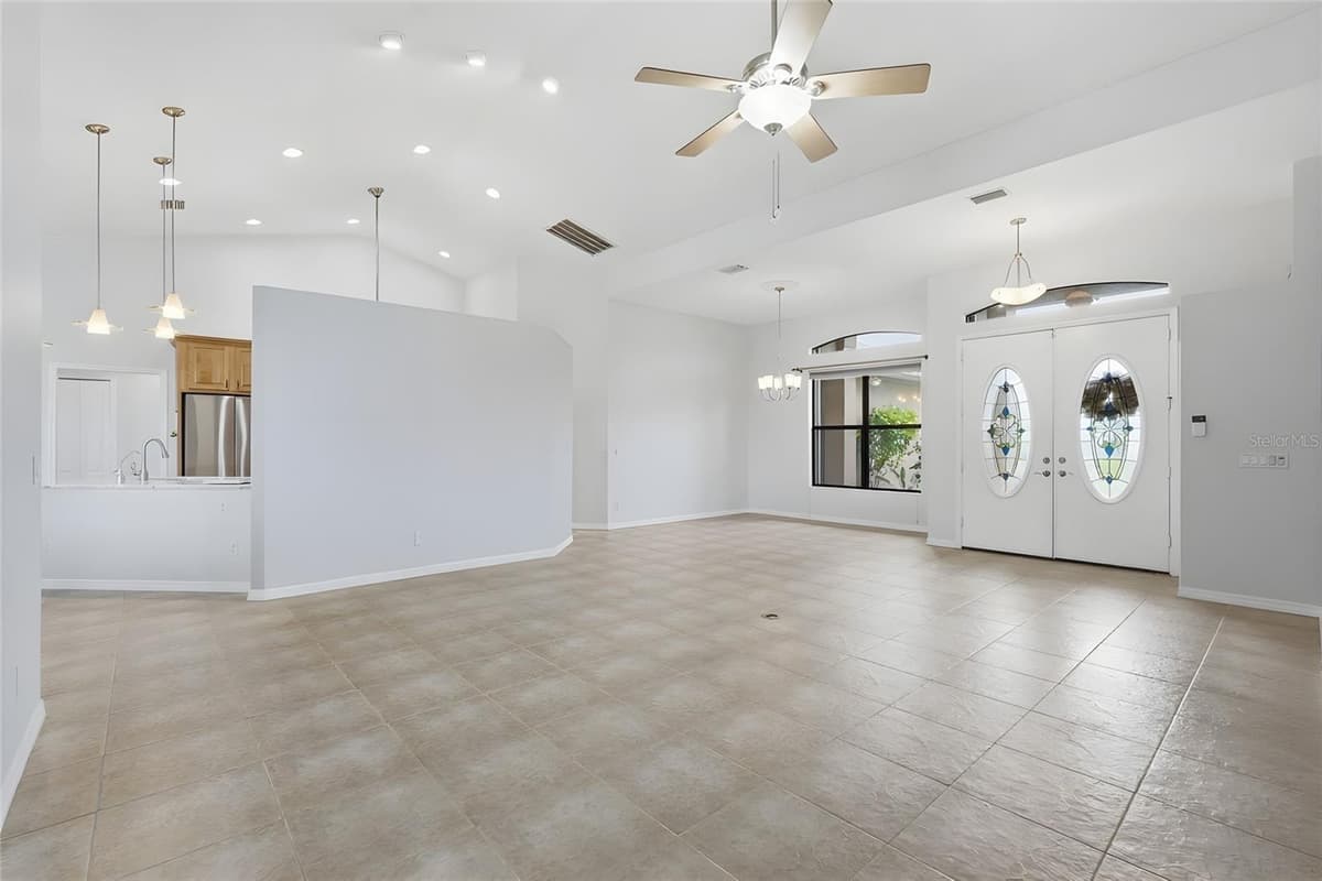 470 SPRING LAKE BOULEVARD — photo 11 of 49