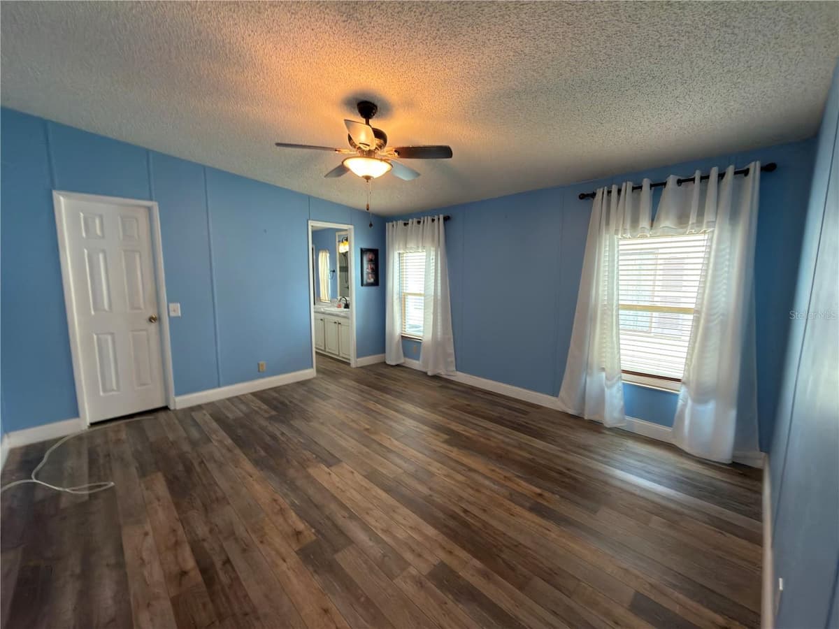 141 VICTORIA DRIVE — photo 9 of 15