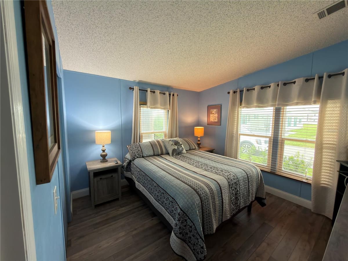 141 VICTORIA DRIVE — photo 11 of 15
