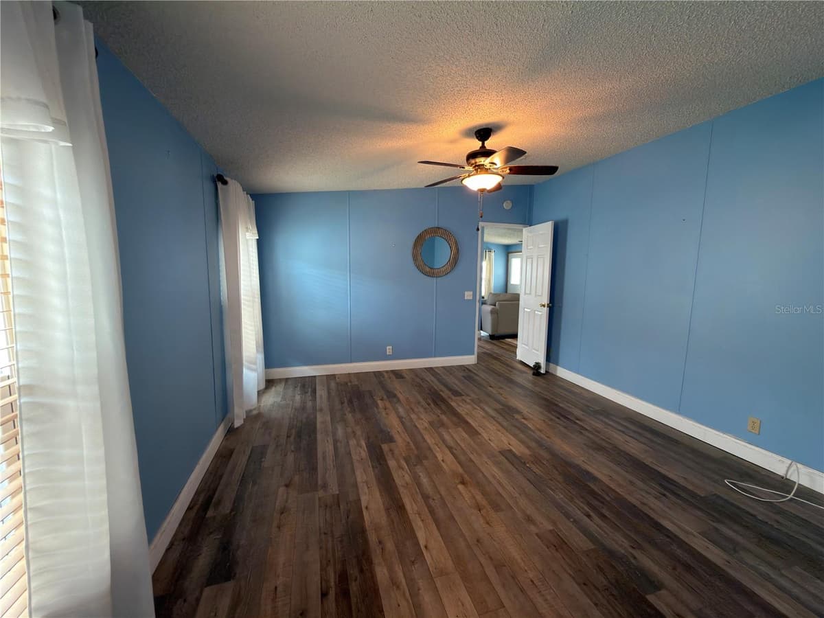 141 VICTORIA DRIVE — photo 10 of 15