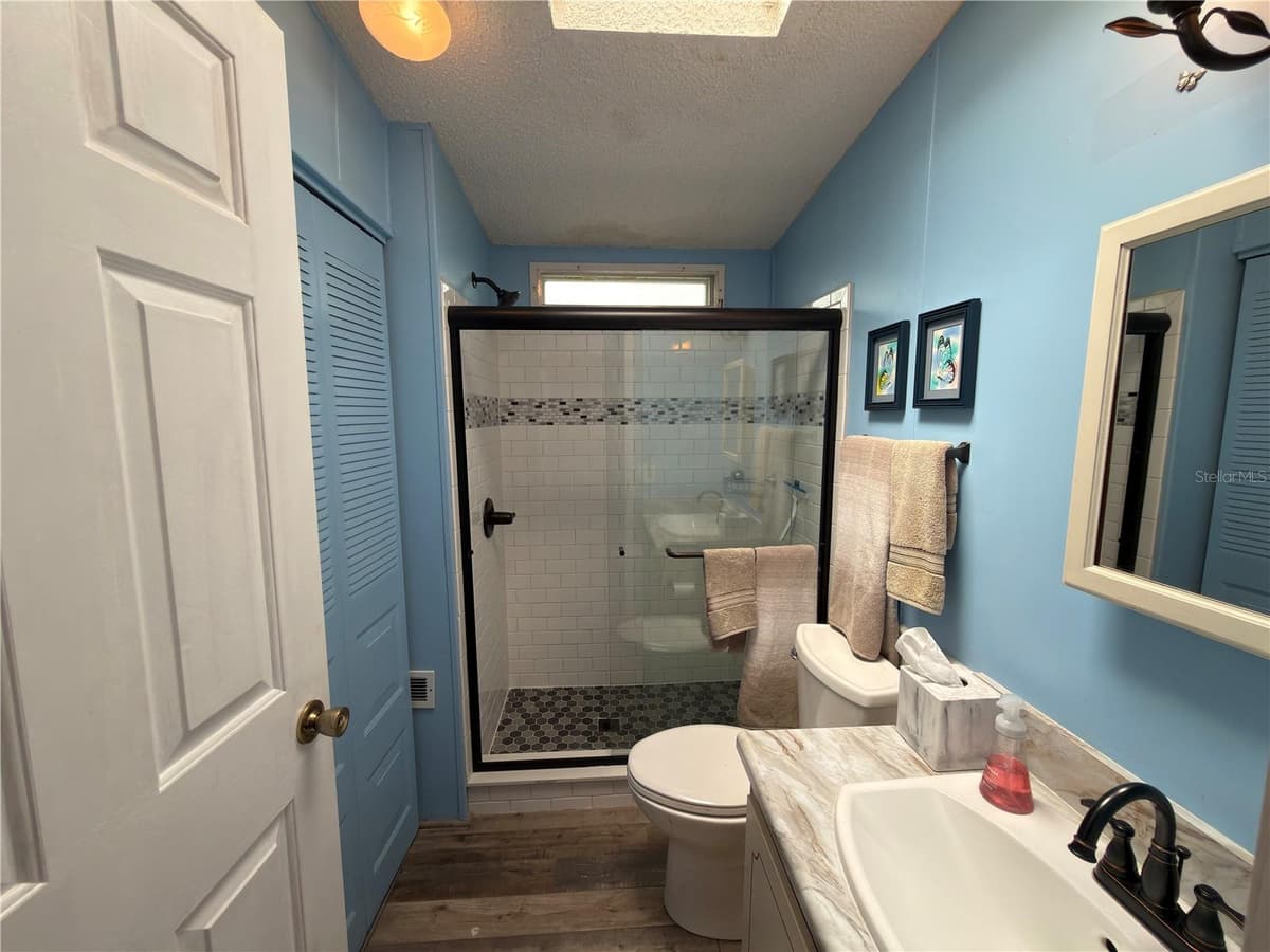 141 VICTORIA DRIVE — photo 12 of 15
