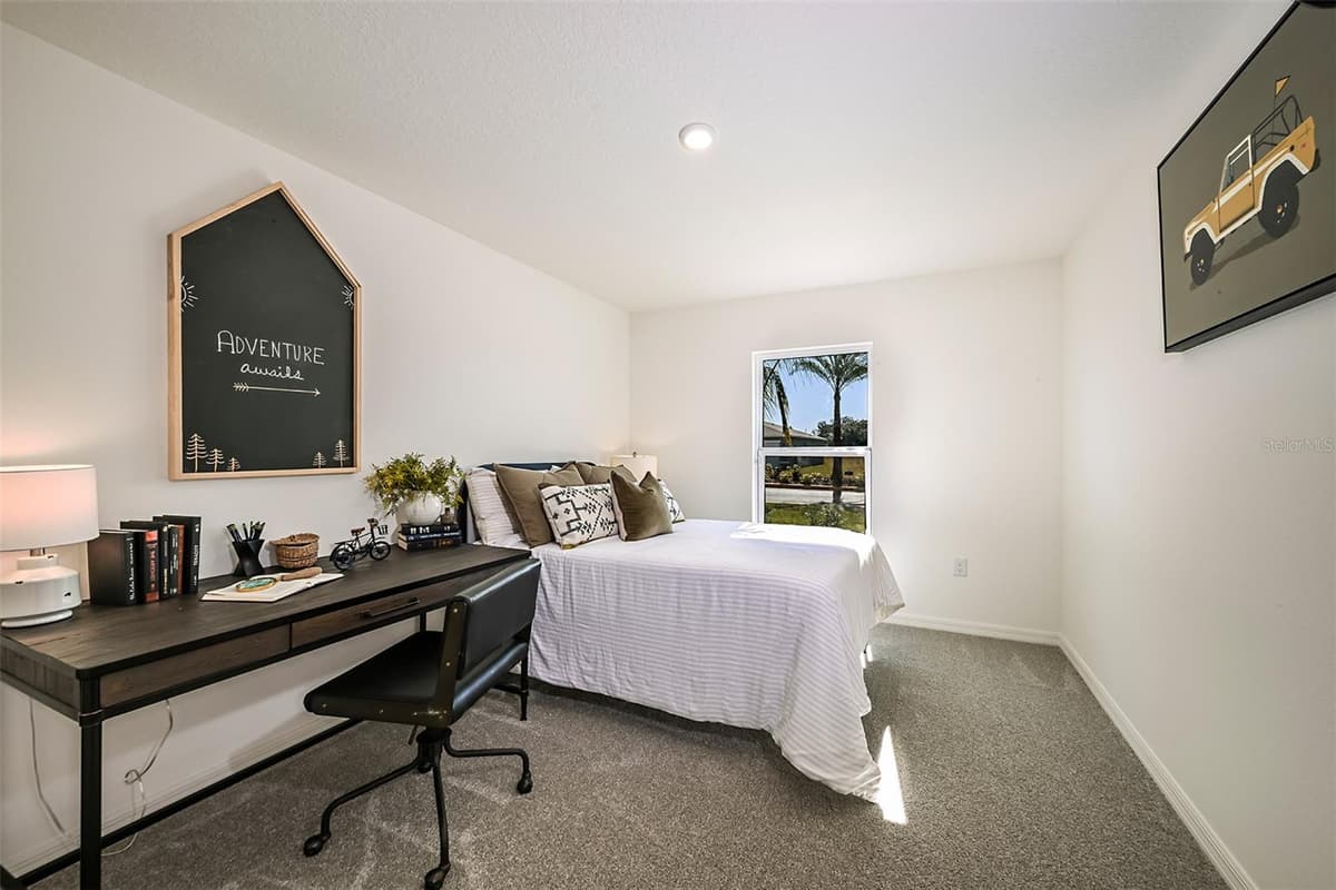 704 OAK HAMMOCK WAY — photo 19 of 26