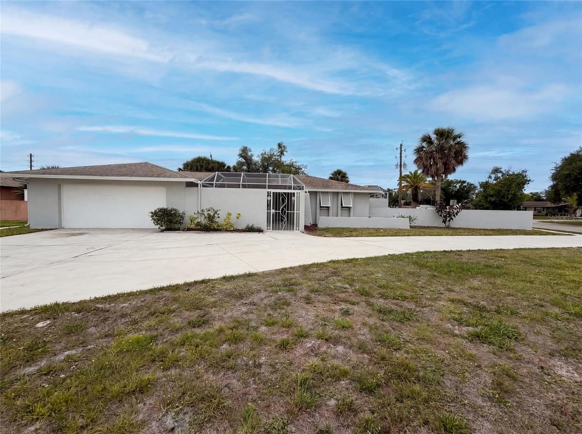 1301 LUCAYA AVENUE — photo 1 of 38
