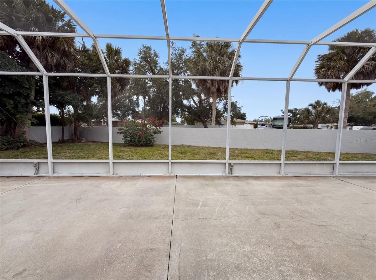 1301 LUCAYA AVENUE — photo 25 of 38