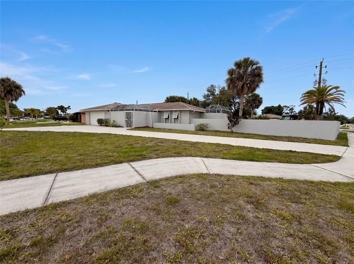 1301 LUCAYA AVENUE — photo 22 of 38