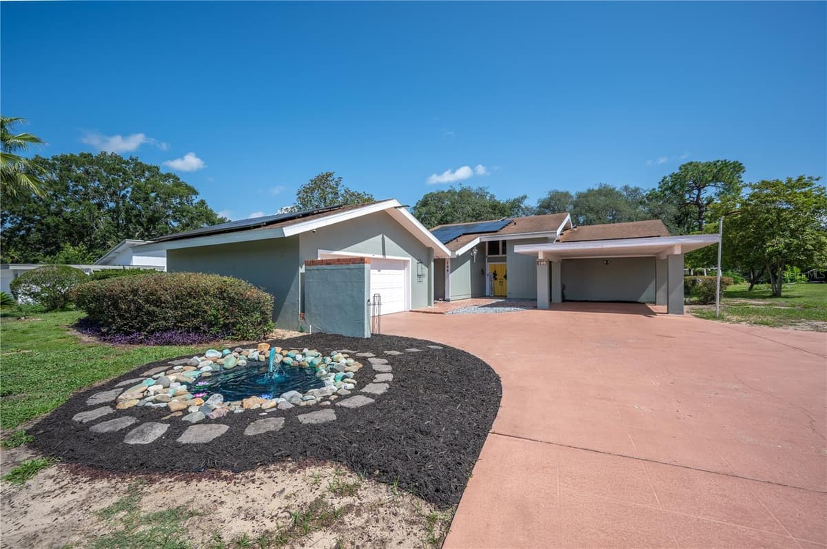 109 ARROWHEAD LANE — photo 1 of 42