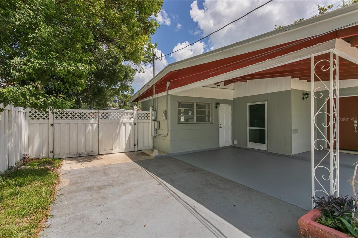 6518 WALTON WAY — photo 5 of 37