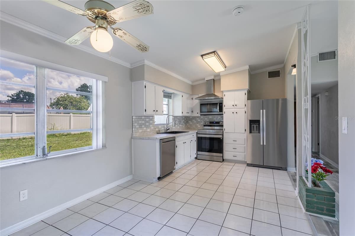 6518 WALTON WAY — photo 12 of 37