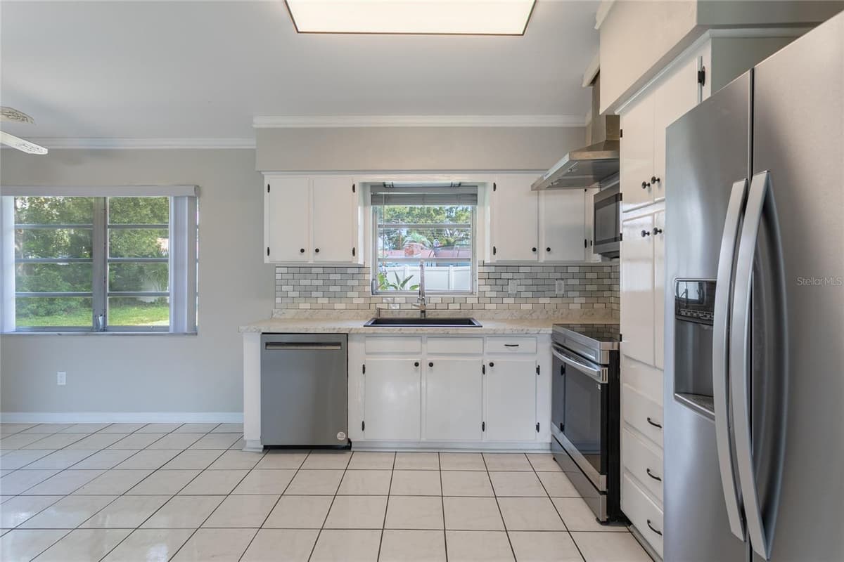 6518 WALTON WAY — photo 13 of 37