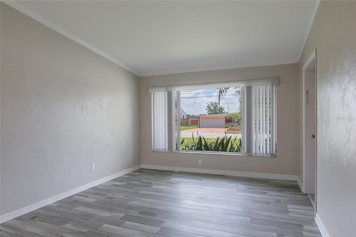 6518 WALTON WAY — photo 9 of 37
