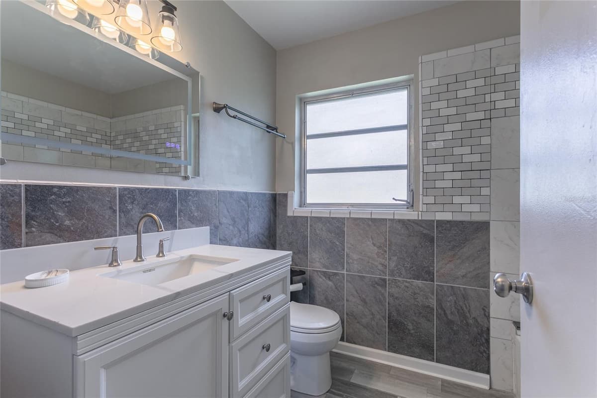 6518 WALTON WAY — photo 23 of 37