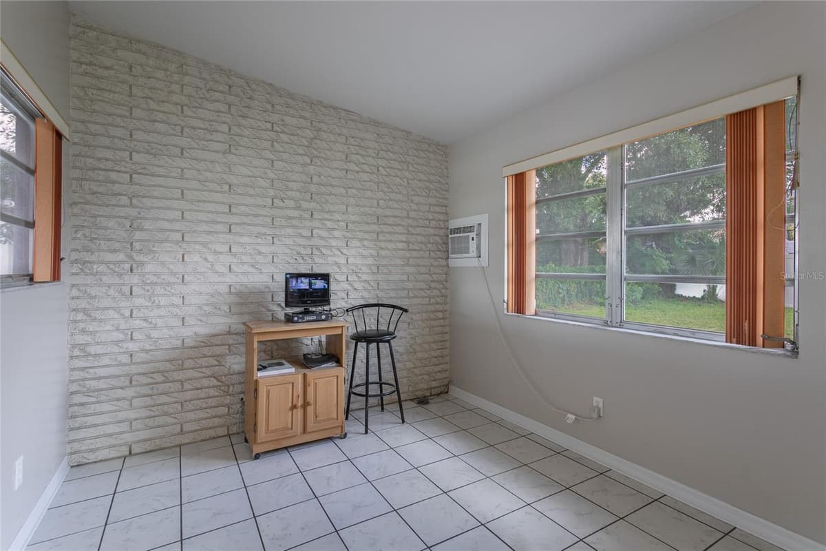 6518 WALTON WAY — photo 16 of 37