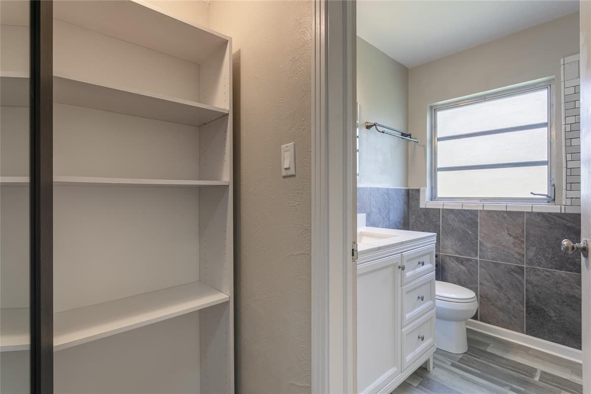 6518 WALTON WAY — photo 25 of 37