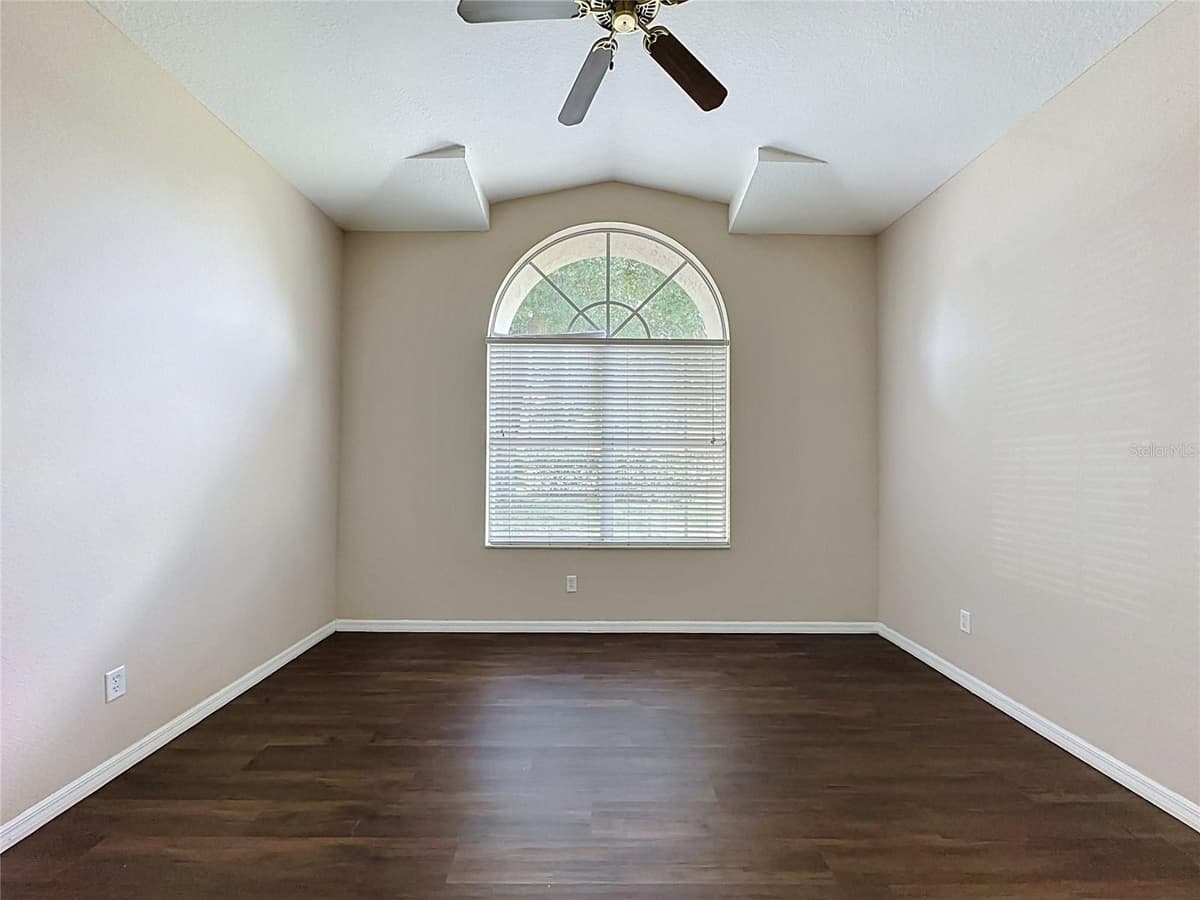 468 PINEWOOD DR — photo 30 of 73