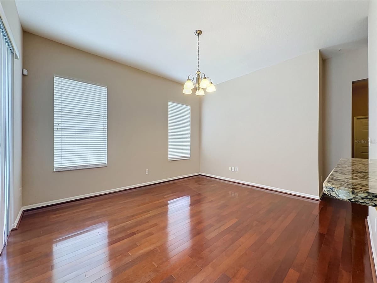 468 PINEWOOD DR — photo 13 of 73