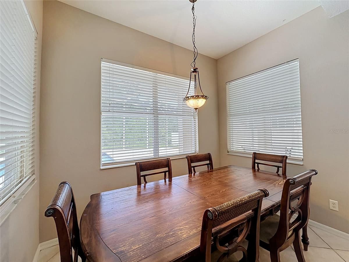 468 PINEWOOD DR — photo 12 of 73
