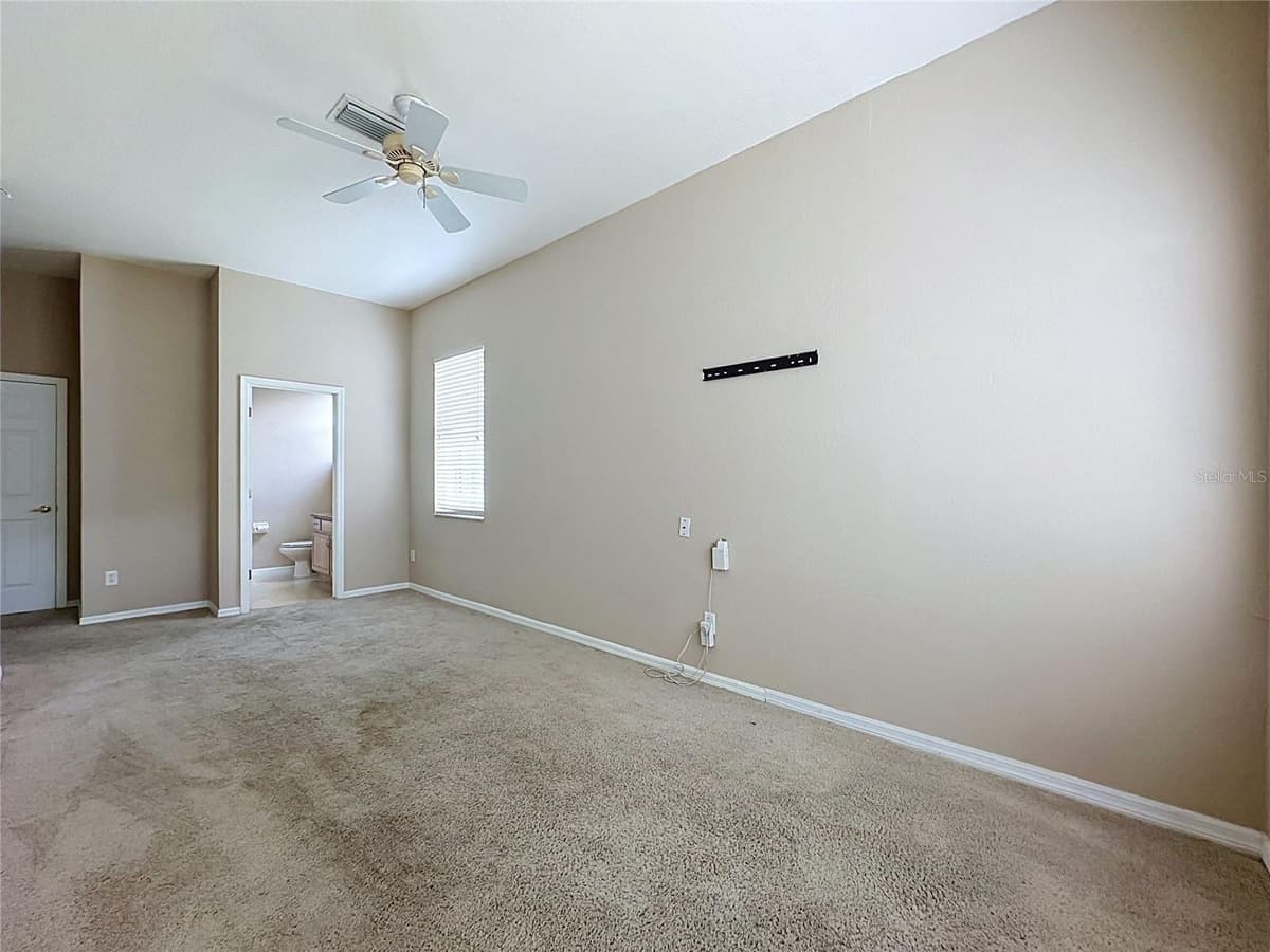 468 PINEWOOD DR — photo 37 of 73