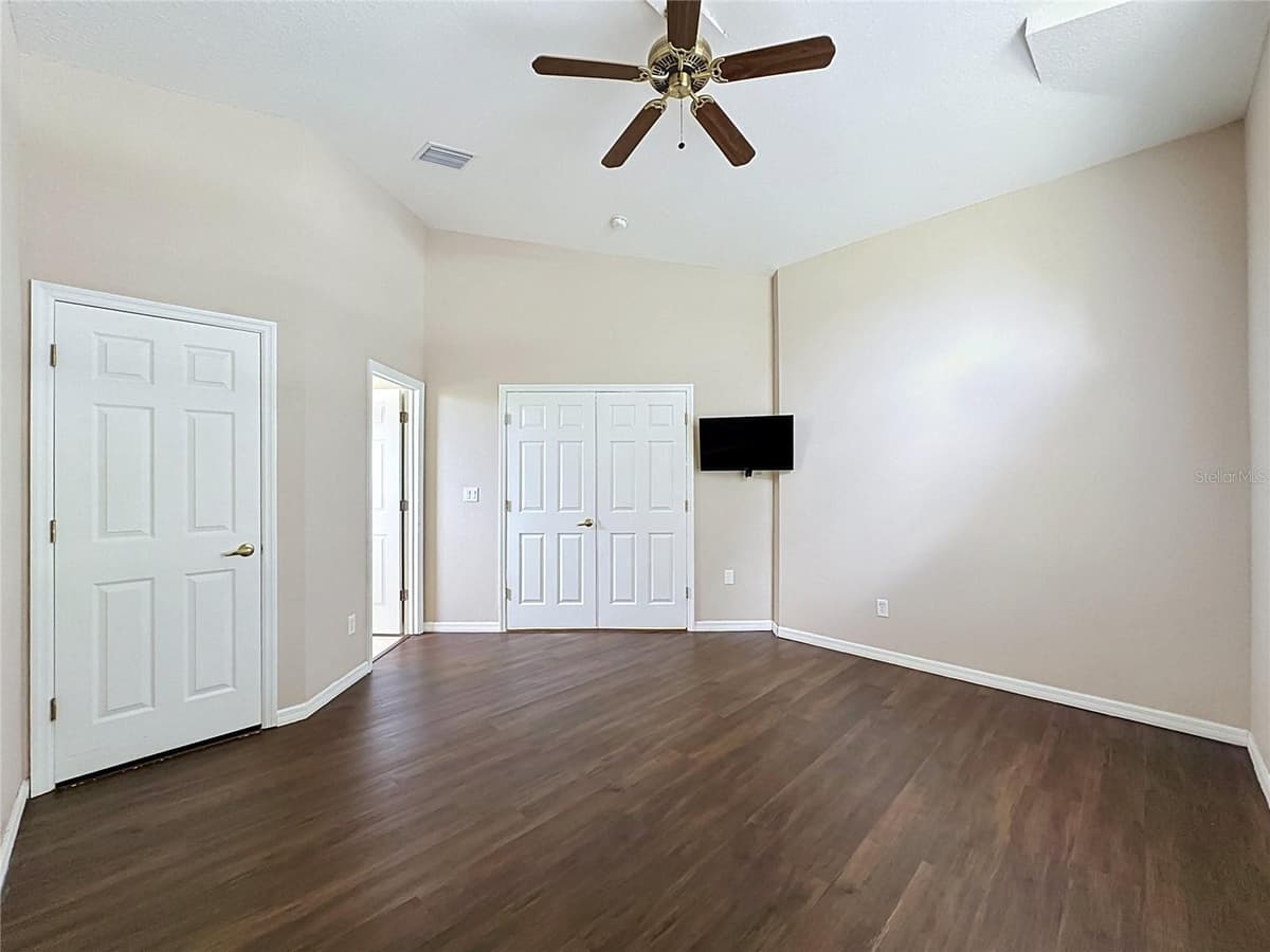 468 PINEWOOD DR — photo 33 of 73