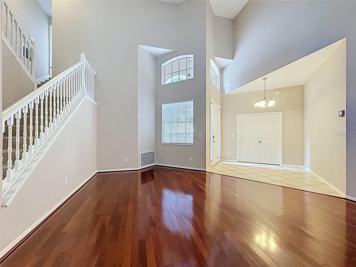 468 PINEWOOD DR — photo 18 of 73