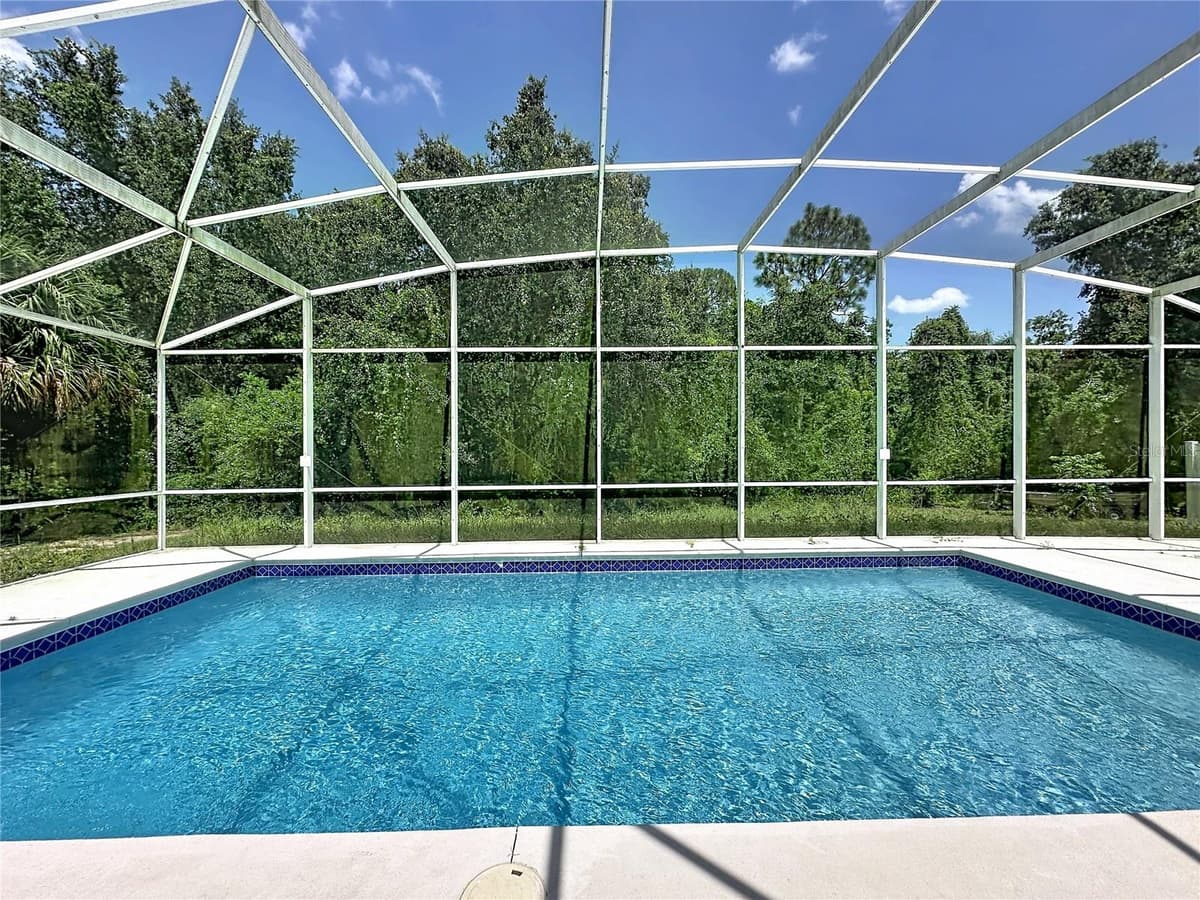 468 PINEWOOD DR — photo 5 of 73