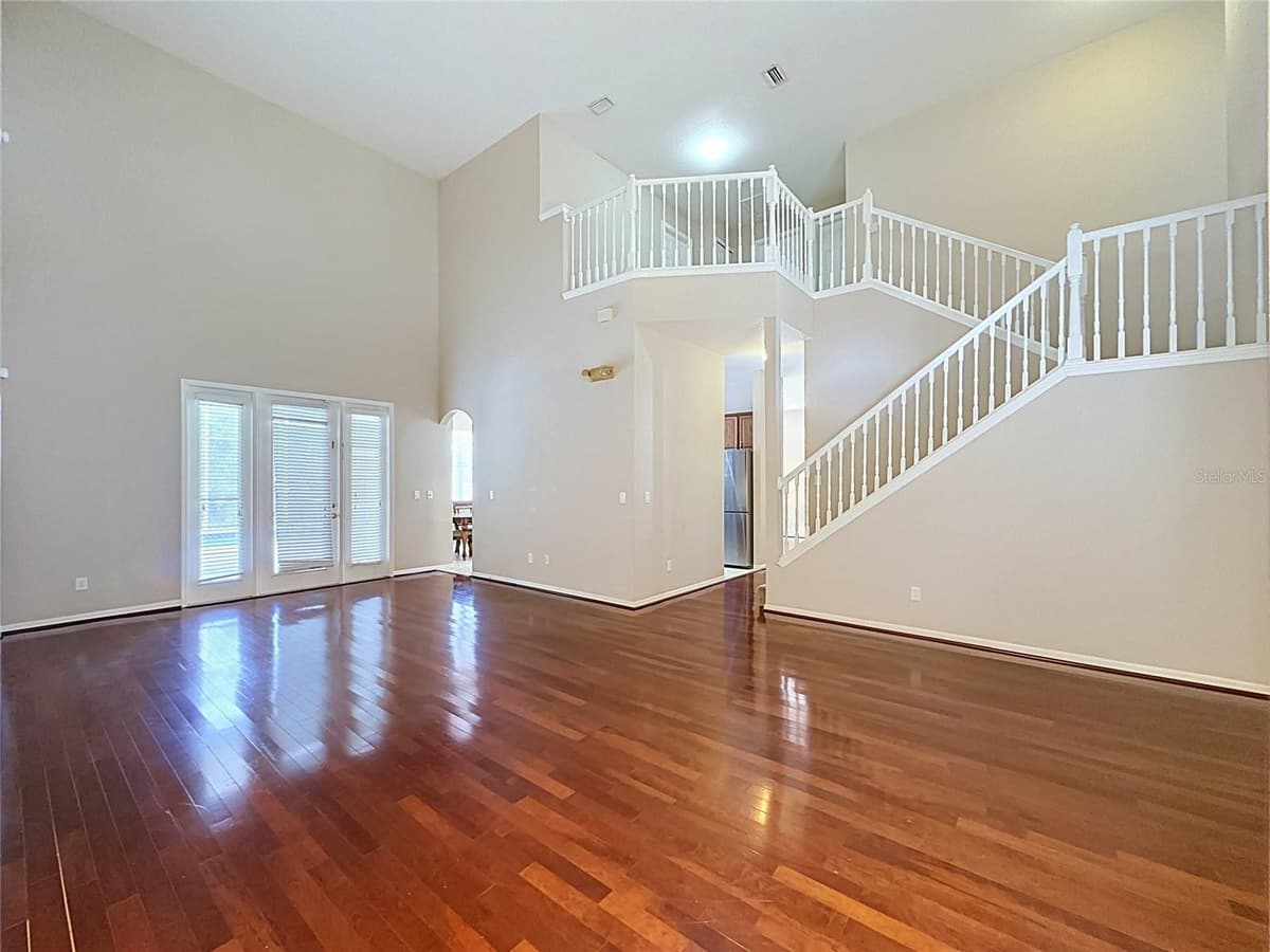 468 PINEWOOD DR — photo 4 of 73