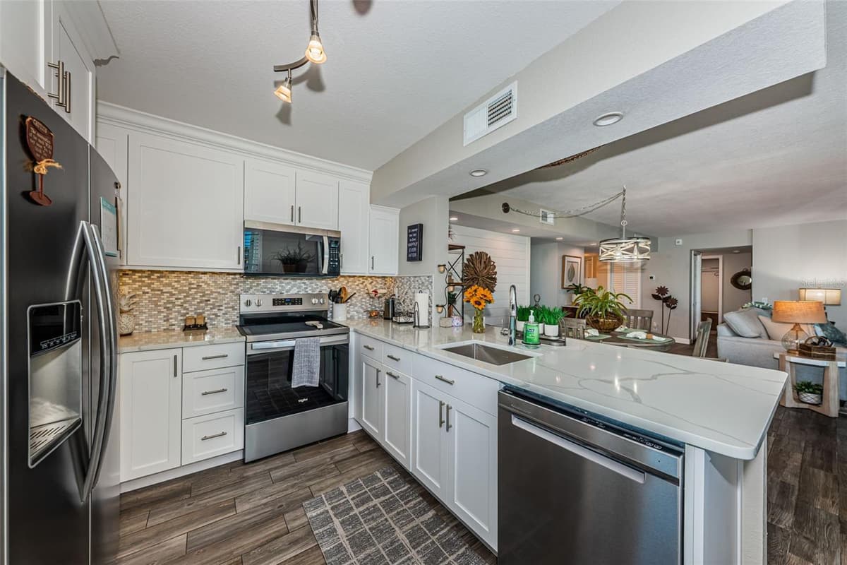 5825 PUERTA DEL SOL BOULEVARD — photo 11 of 39