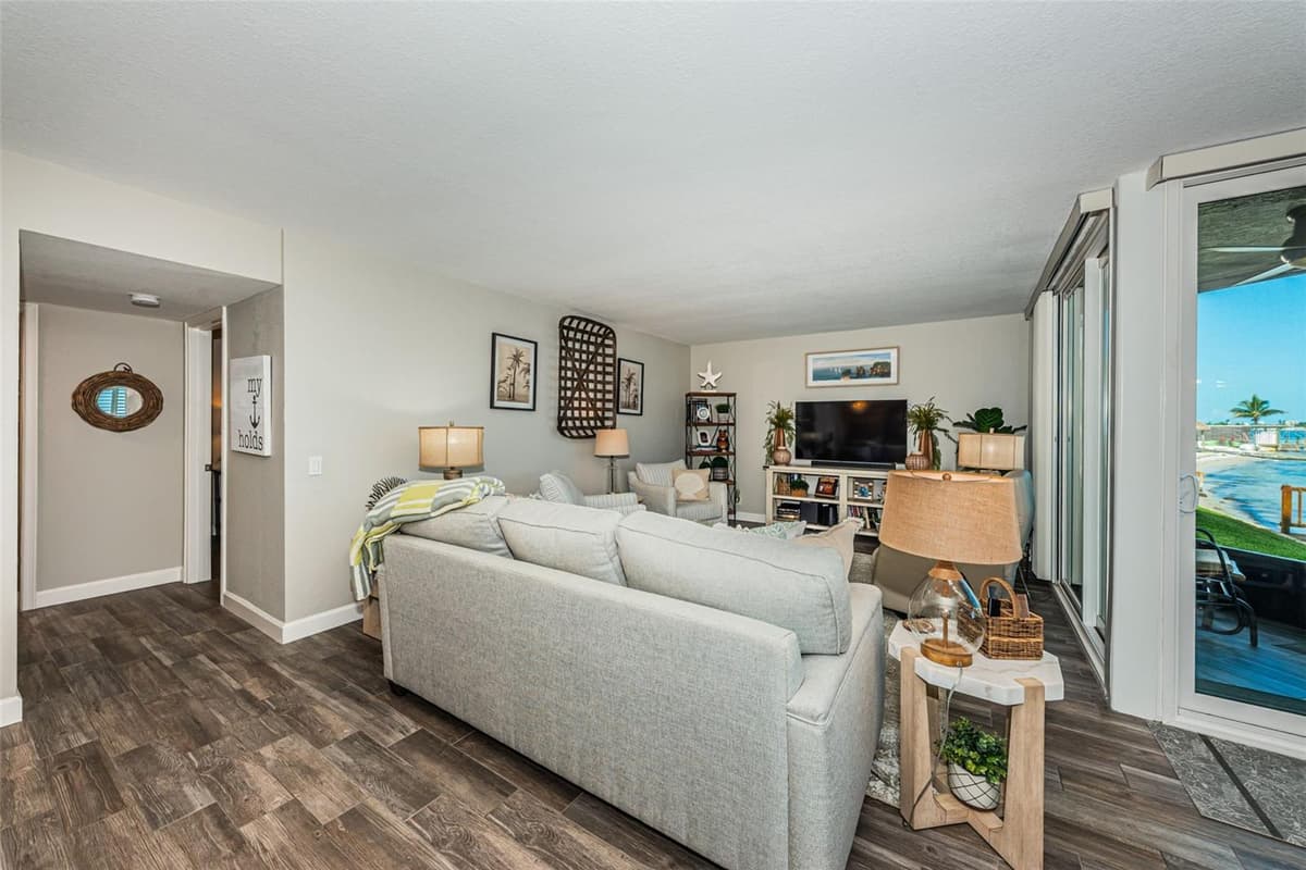 5825 PUERTA DEL SOL BOULEVARD — photo 13 of 39