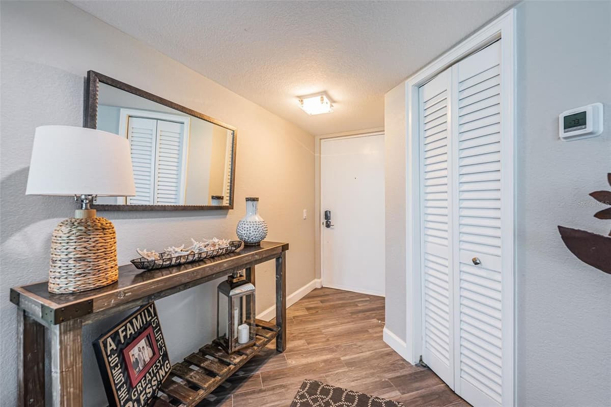 5825 PUERTA DEL SOL BOULEVARD — photo 4 of 39
