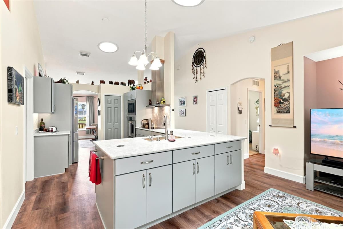207 EDGEWATER TERRACE DRIVE — photo 8 of 25