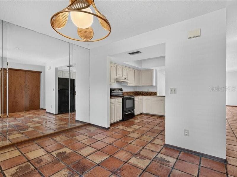 14012 NOTREVILLE WAY — photo 9 of 45