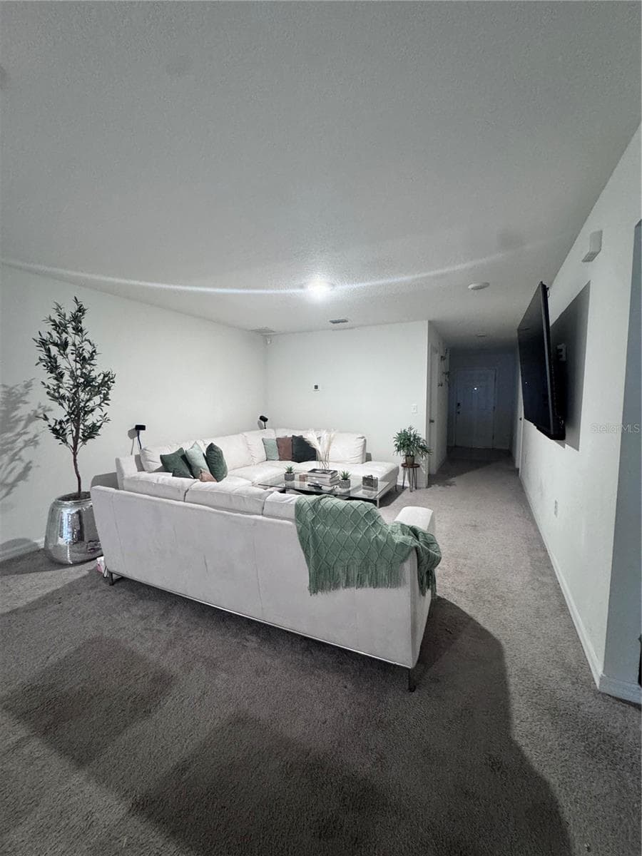 360 TOWNS CIRCLE — photo 3 of 5