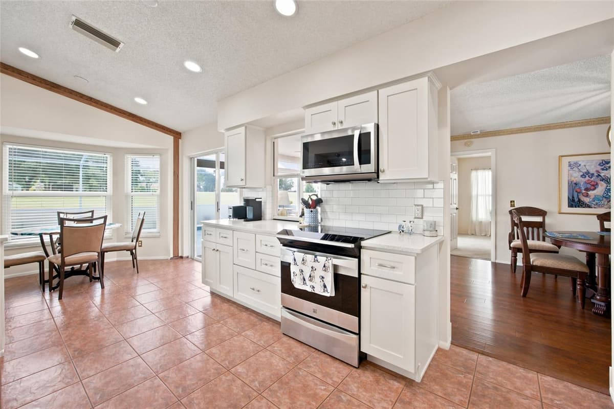 2292 WHISPER WALK DRIVE — photo 16 of 56
