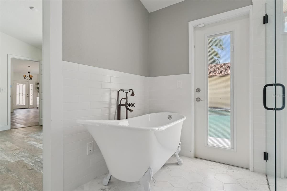 7808 THE ESPLANADE COURT — photo 33 of 62
