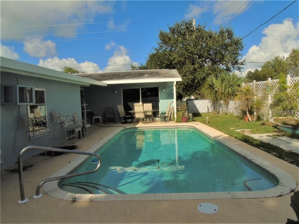 21100 MCGUIRE AVENUE — photo 45 of 50