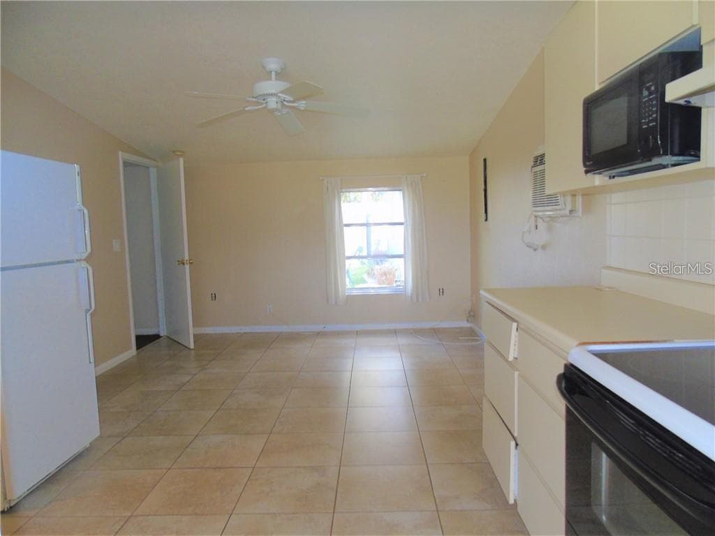 21100 MCGUIRE AVENUE — photo 36 of 50