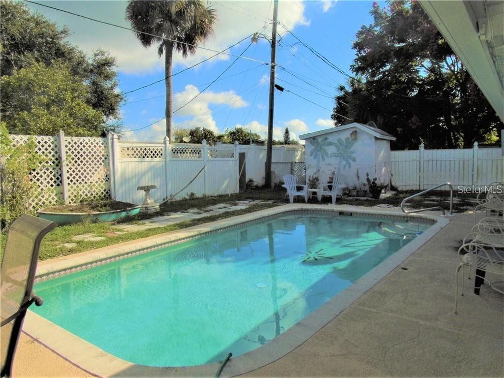 21100 MCGUIRE AVENUE — photo 46 of 50
