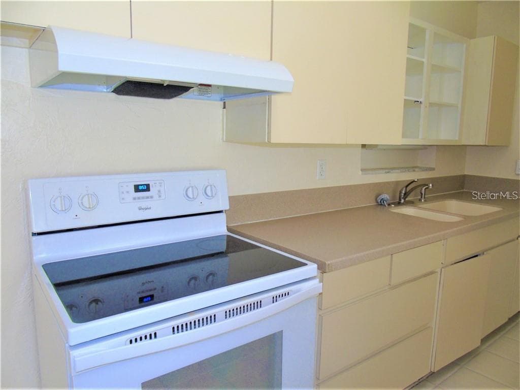21100 MCGUIRE AVENUE — photo 10 of 50