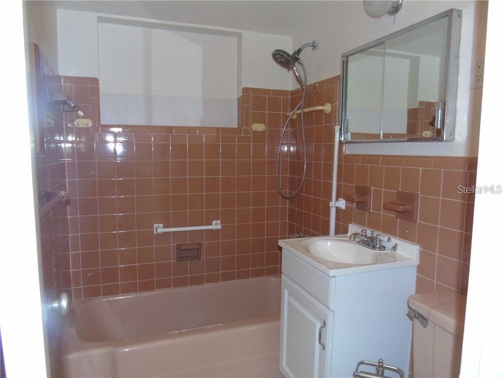 21100 MCGUIRE AVENUE — photo 32 of 50