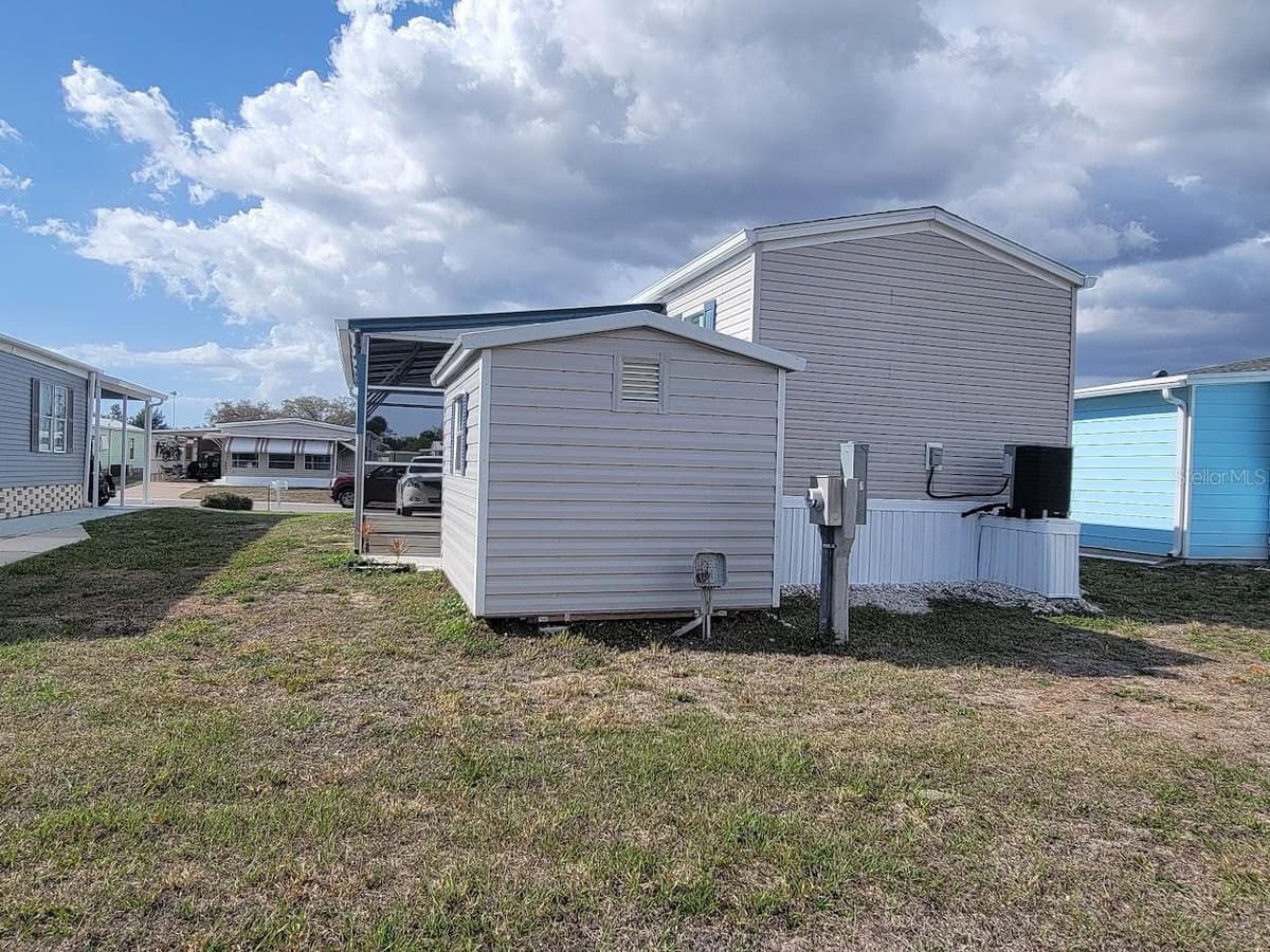 5700 HOLIDAY PARK BOULEVARD — photo 31 of 41