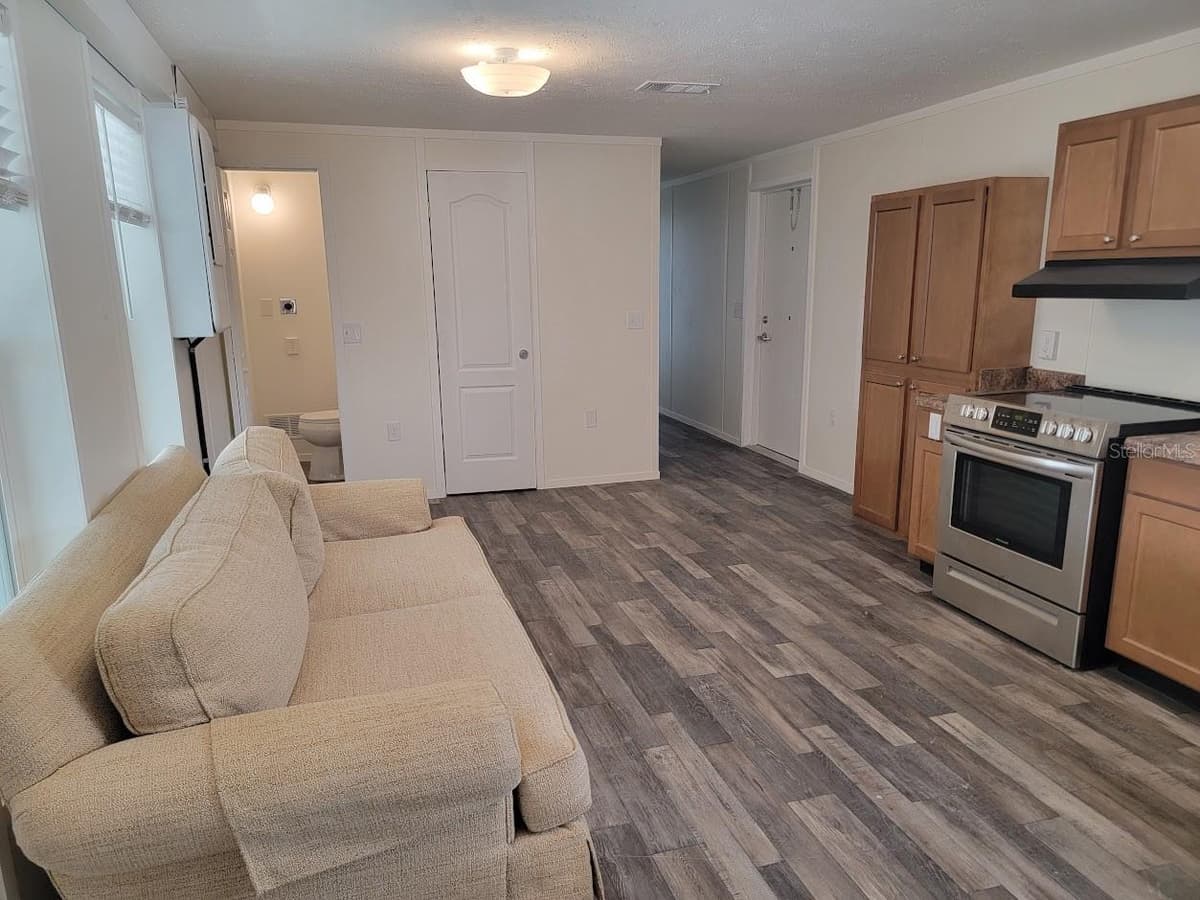 5700 HOLIDAY PARK BOULEVARD — photo 14 of 41