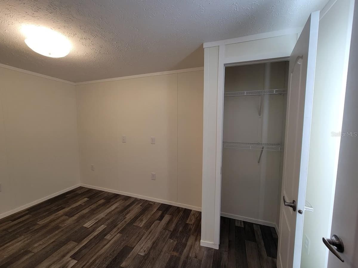 5700 HOLIDAY PARK BOULEVARD — photo 24 of 41
