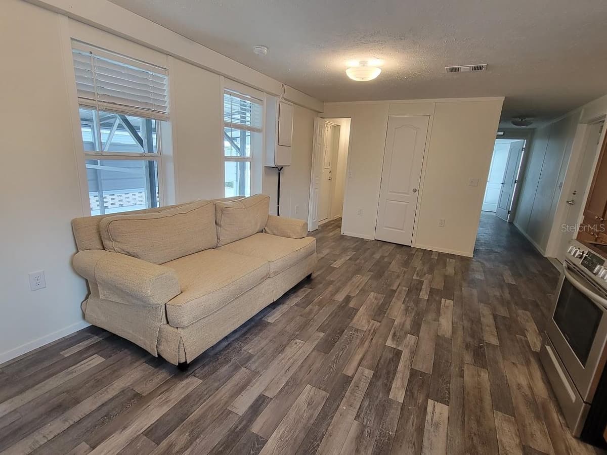 5700 HOLIDAY PARK BOULEVARD — photo 10 of 41