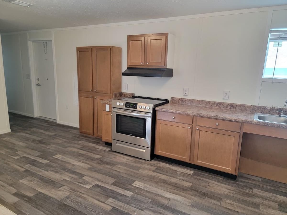 5700 HOLIDAY PARK BOULEVARD — photo 13 of 41