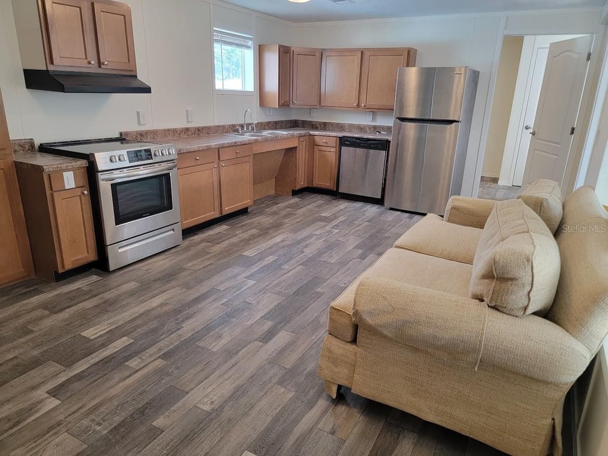 5700 HOLIDAY PARK BOULEVARD — photo 15 of 41