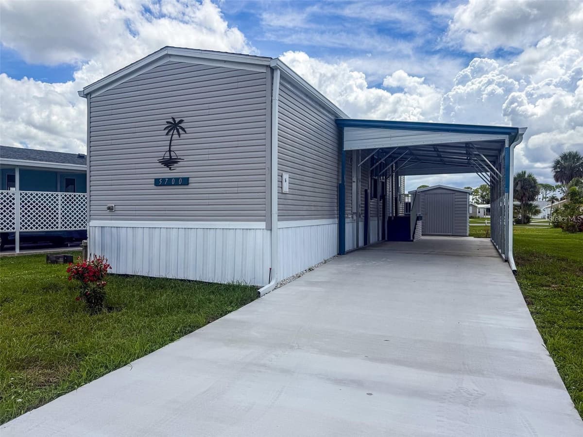 5700 HOLIDAY PARK BOULEVARD — photo 1 of 41